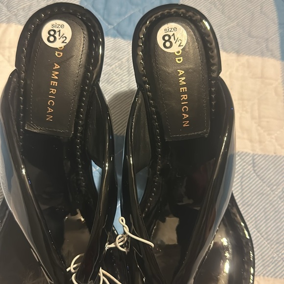 GOOD AMERICAN Cinder-f*king-rella Thong Wedges - Black Patent - Picture 4 of 9